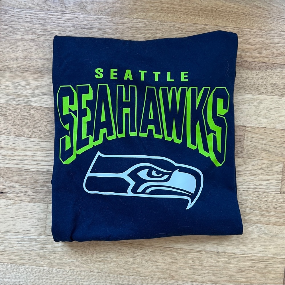 🏈 NFL Seattle Seahawks Long Sleeve Shirt NWOT